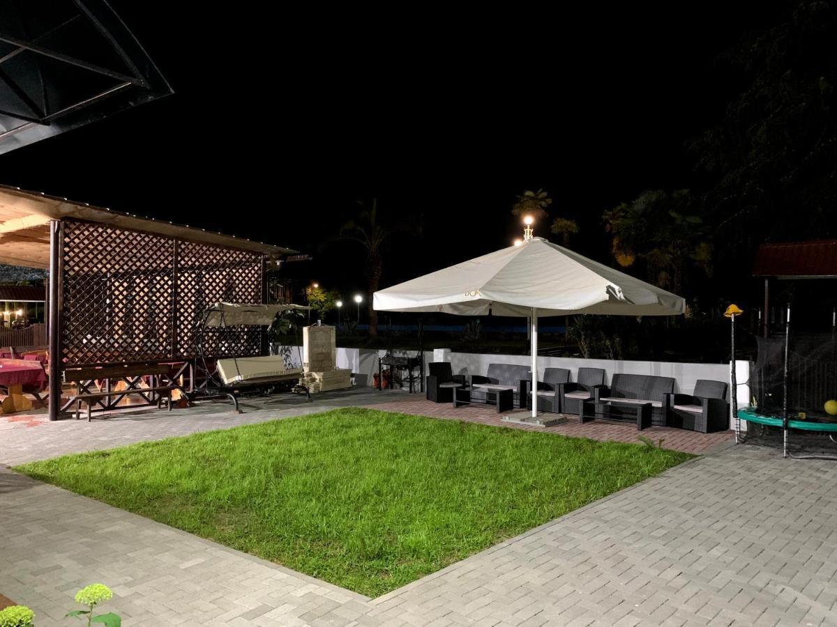 Mini Hotel Amra Pizunda Extérieur photo