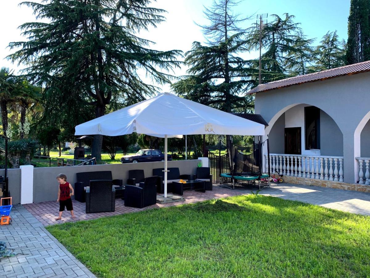 Mini Hotel Amra Pizunda Extérieur photo